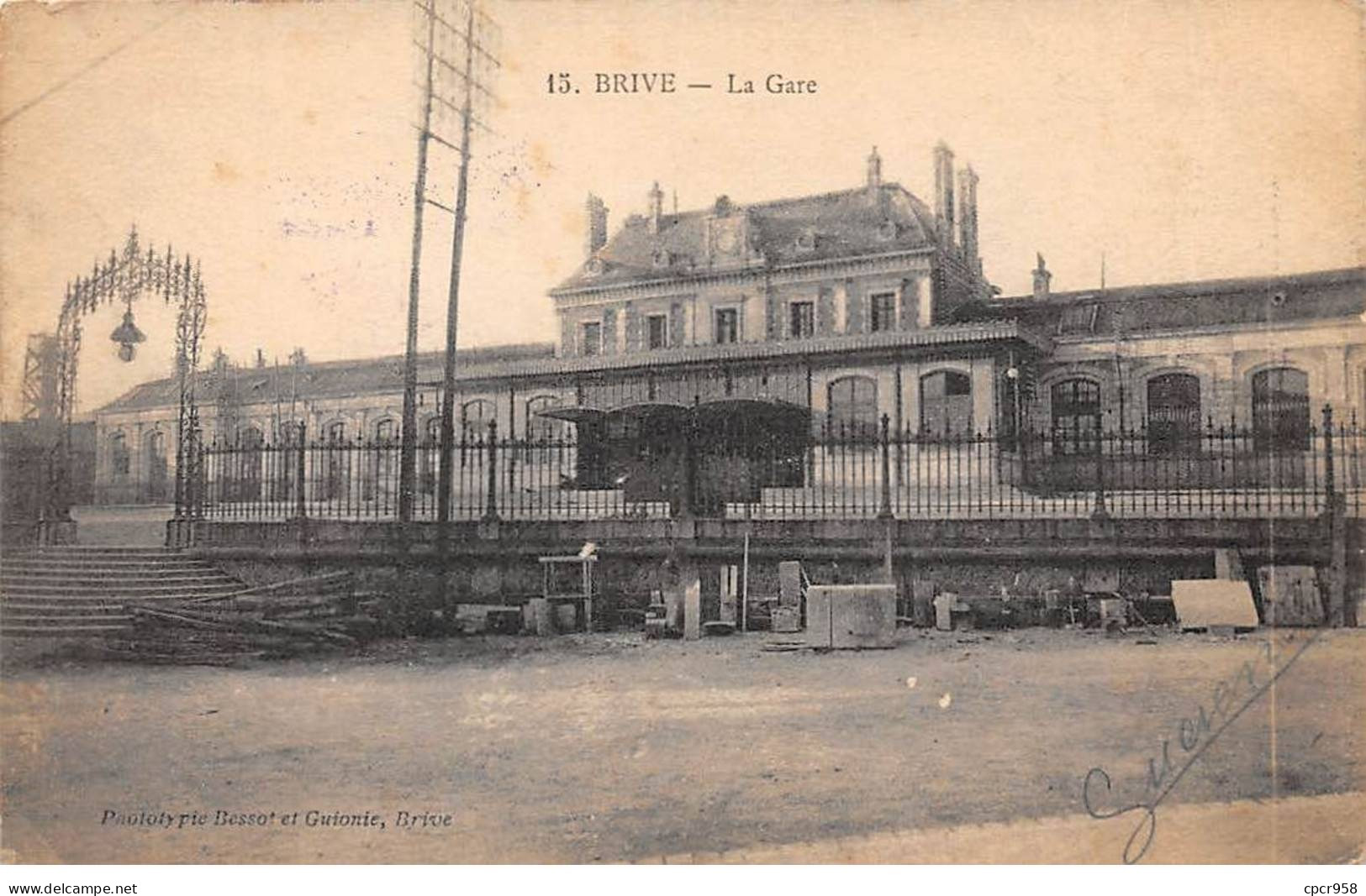 19 - BRIVE - SAN55025 - La Gare - Pli - Brive La Gaillarde