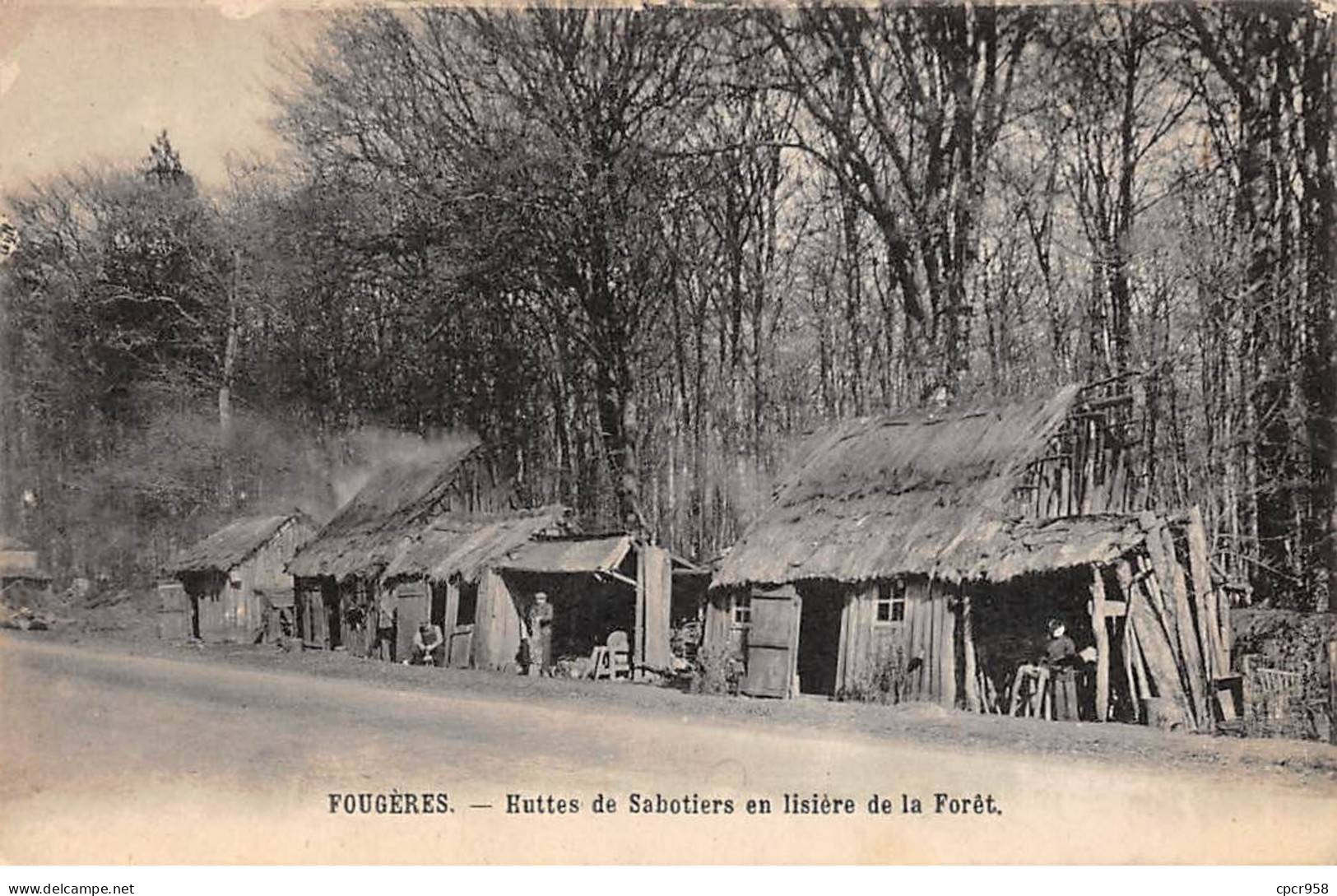 35 - FONGERES - SAN52685 - Huttes De Sabotiers En Lisière De La Forêt - Métier - Fougeres