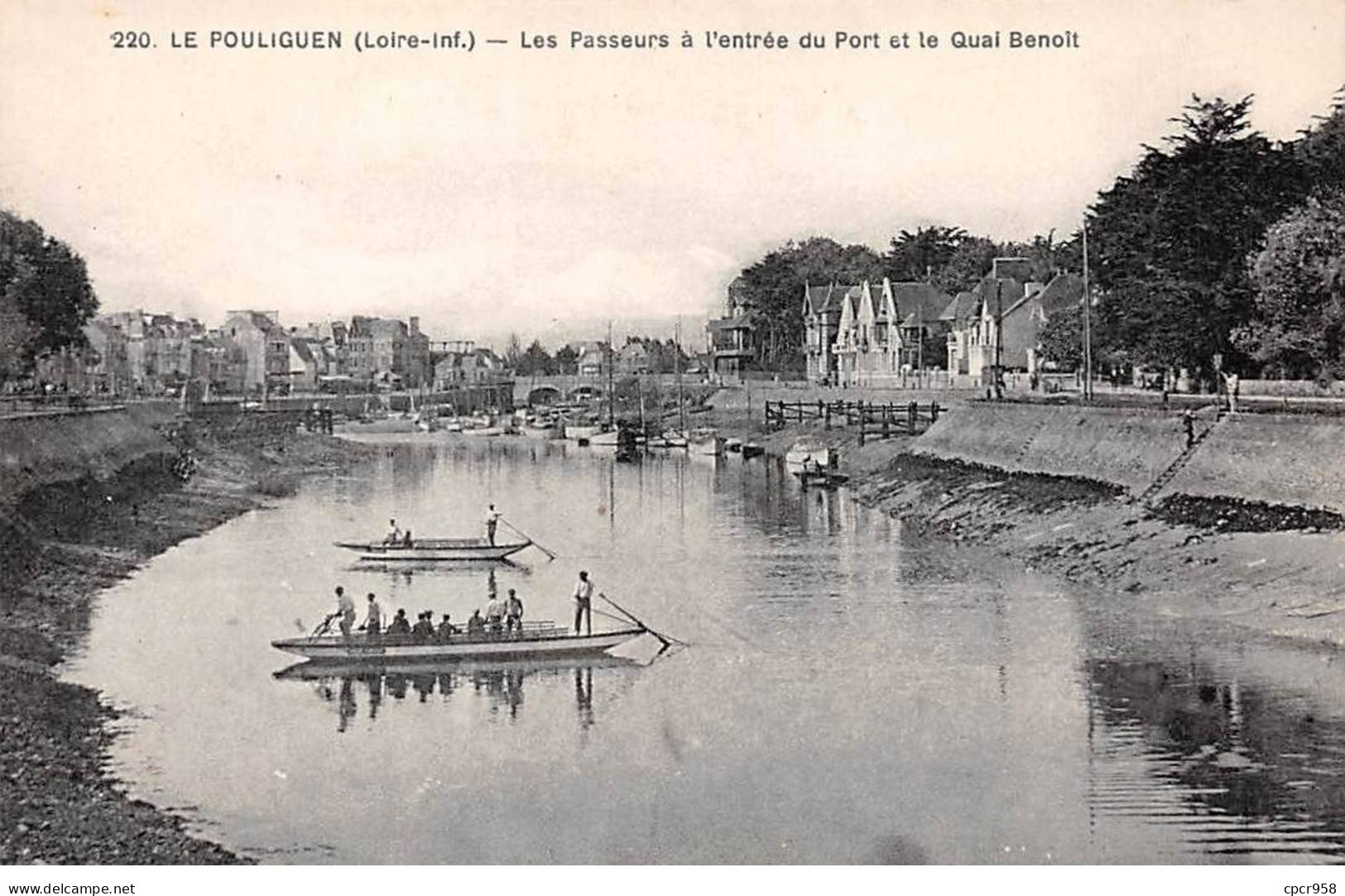 44 - LE POULIGUEN - SAN52796 - Les Passeurs à L'entrée Du Port Et Le Quai Benoit - Le Pouliguen