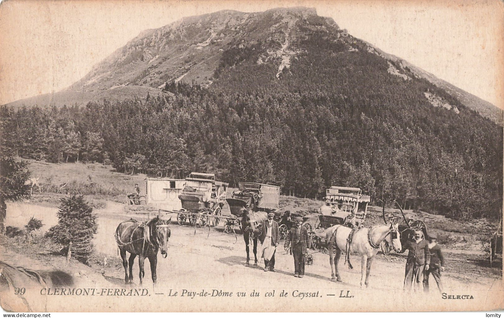 Destockage lot de 32 cartes postales CPA Auvergne Clermont Ferrand la Bourboule Royat Chatelguyon Mont Dore