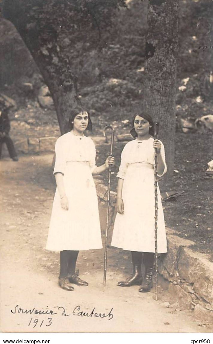 65 - N°84329 - CAUTERETS - Deux Jeunes Femmes - Carte Photo - Cauterets