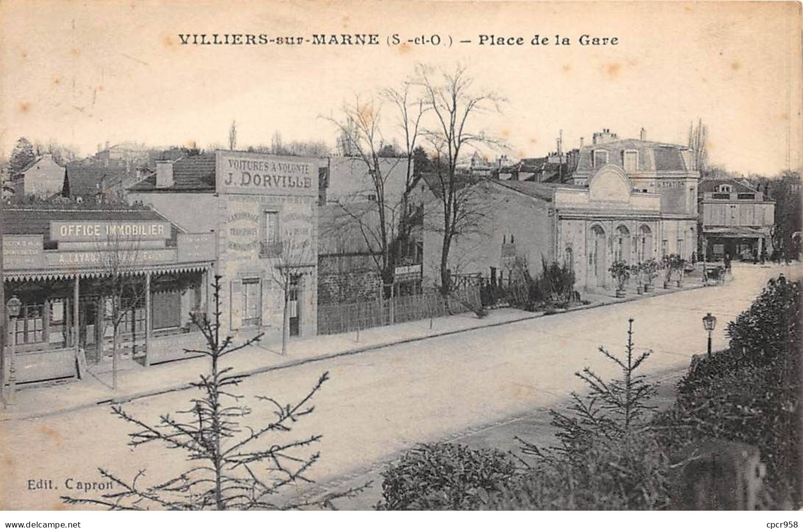 94 - VILLIERS SUR MARNE - SAN47067 - Place De La Gare - Villiers Sur Marne