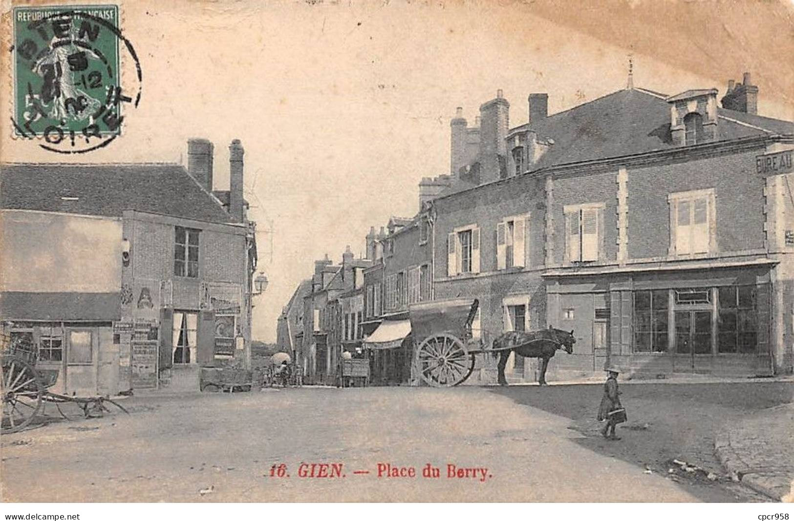 45 - GIEN - SAN49041 - Place Du Berry - Gien