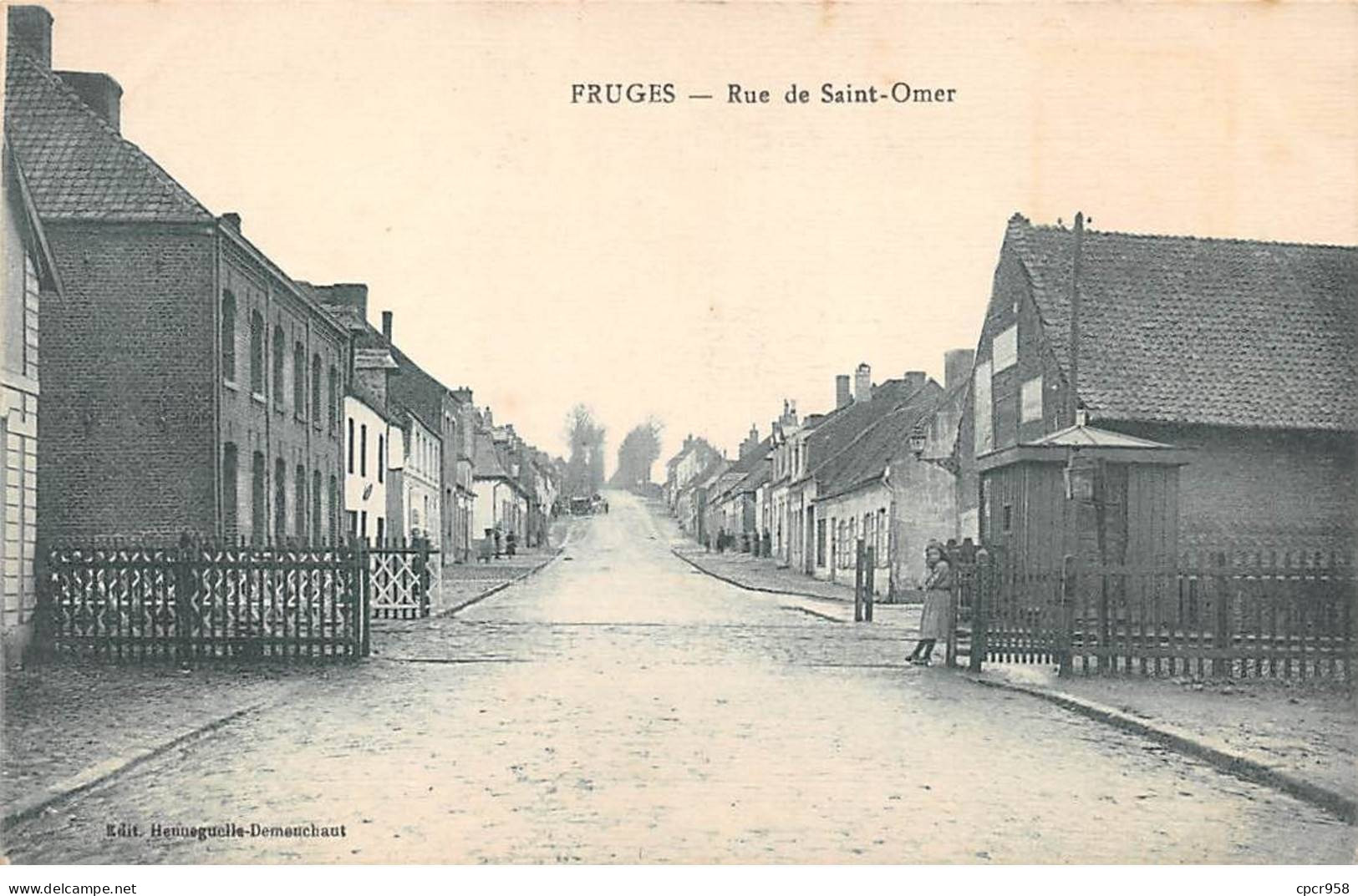 62 - FRUGES - SAN49198 - Rue De Saint Omer - Fruges