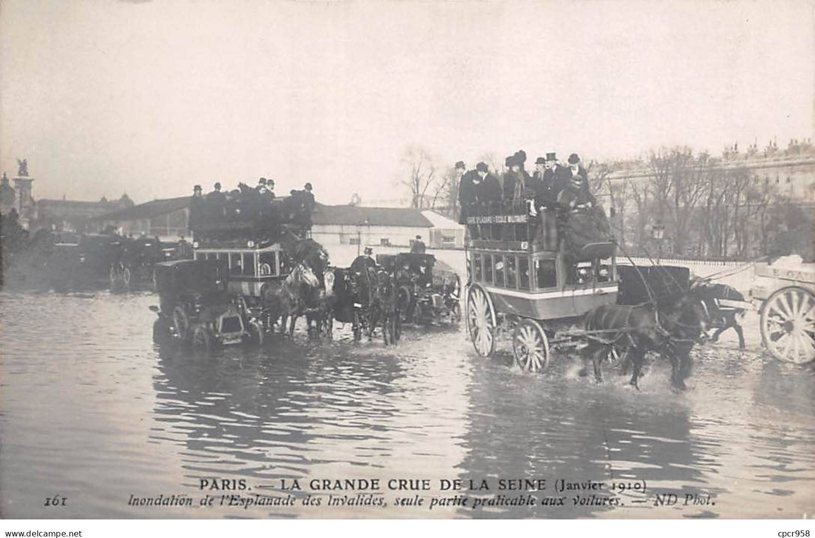 75007 - PARIS - SAN49318 - Inondation De L'Esplanade Des Invalides - Seule Partie Praticable Aux Voitures - Arrondissement: 07