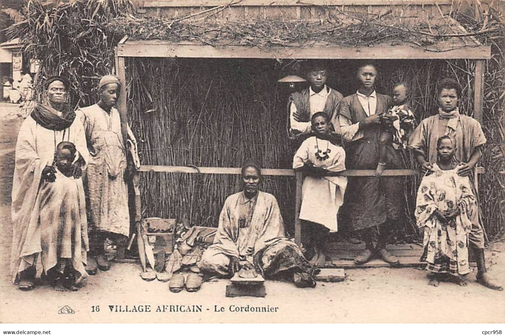 SENEGAL - SAN56346 - Village Africain - Le Cordonnier - Métier - Senegal