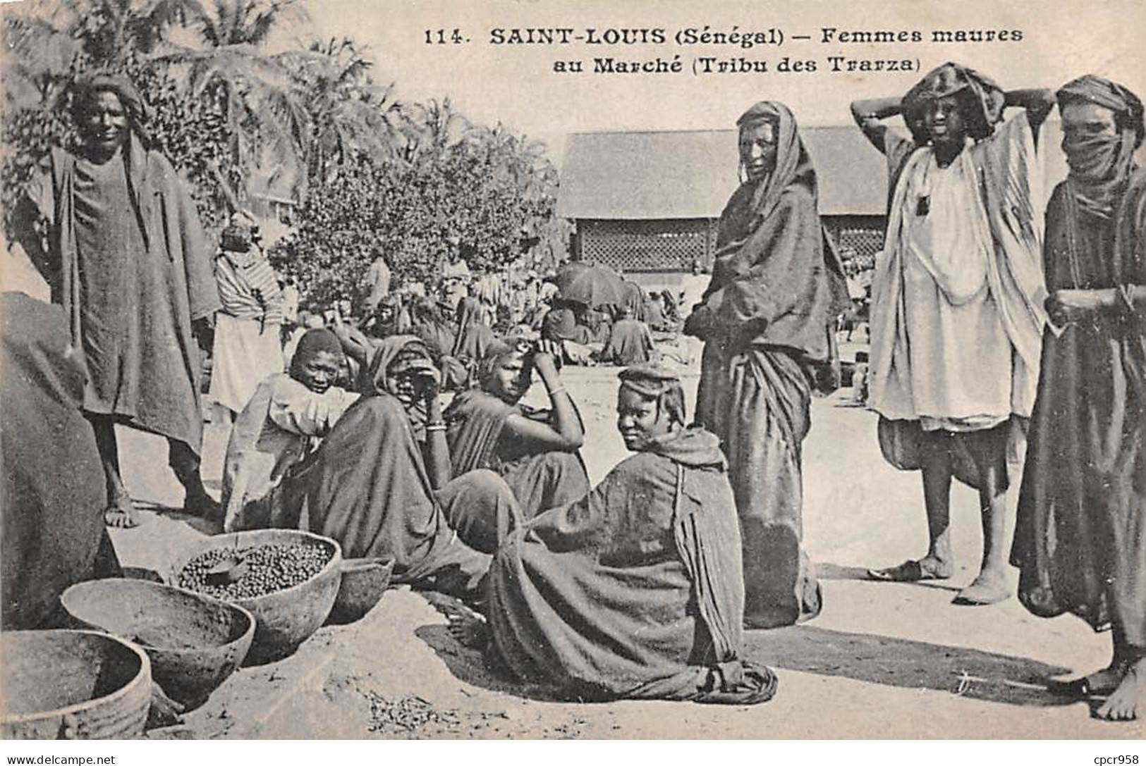 SENEGAL - SAN56416 - Saint Louis - Femmes Maures Au Marché - Tribu Des Trarza - Sénégal