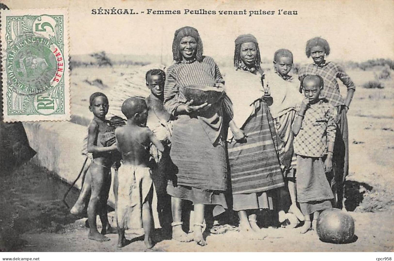 SENEGAL - SAN56395 - Femmes Peulhes Venant Puiser L'eau - Senegal