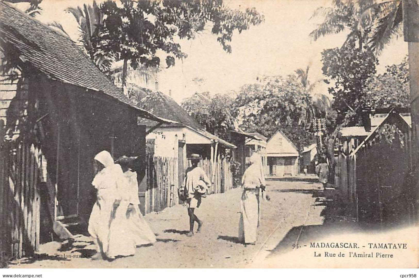 MADAGASCAR - SAN56563 - Tamatave - La Rue De L'Amiral Pierre - Madagaskar