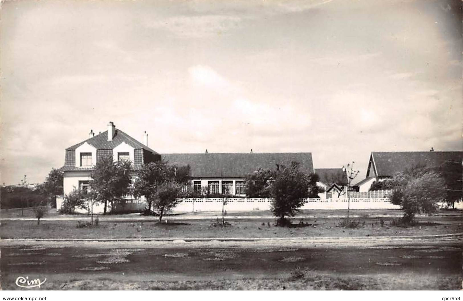 80 - FORT MAHON - SAN54770 - Le Groupe Scolaire - CPSM 14x9 Cm - Fort Mahon