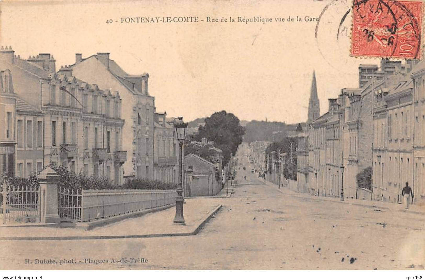 85 - FONTENAY LE COMTE - SAN54803 - Rue De La République Vue De La Gare - Fontenay Le Comte