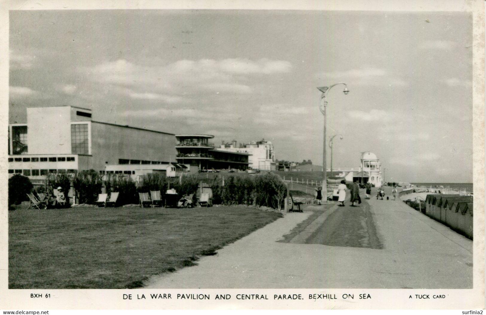 SUSSEX - BEXHILL - DE LA WARR PAVILION AND CENTRAL PARADE  RP  Sus1368 - Andere & Zonder Classificatie