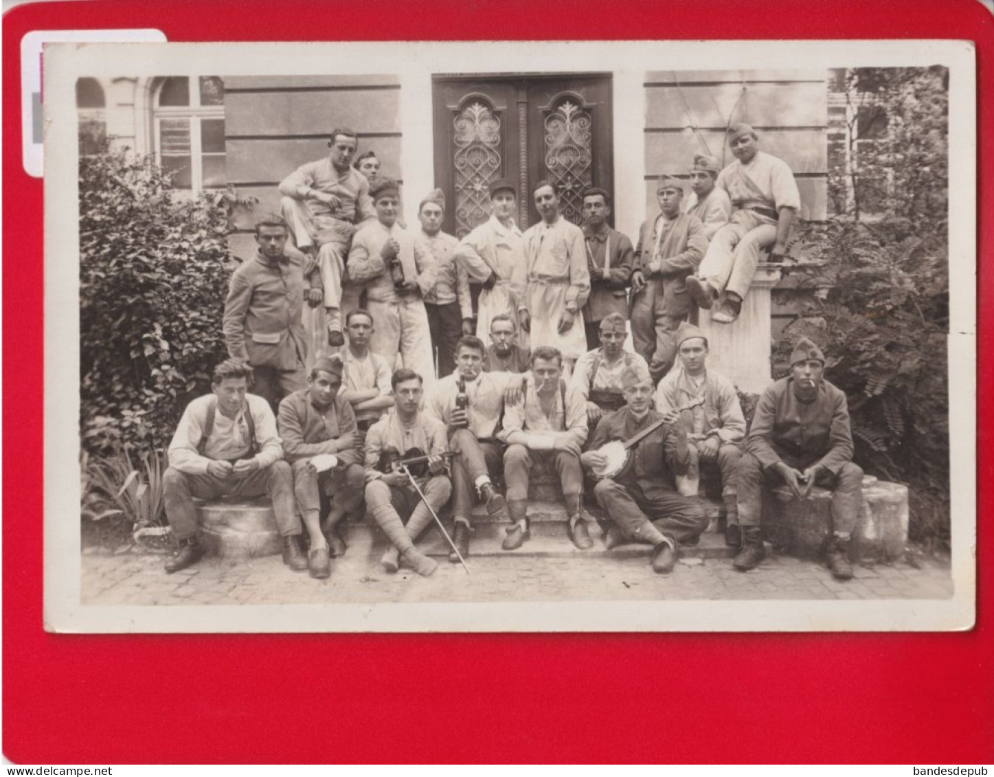 CARTE PHOTO Sapeur Cordonnier 1er Régiment Génie 4 ème Compagnie Strasbourg Groupe Soldat Musicien Blessés Violon Banjo - Strasbourg