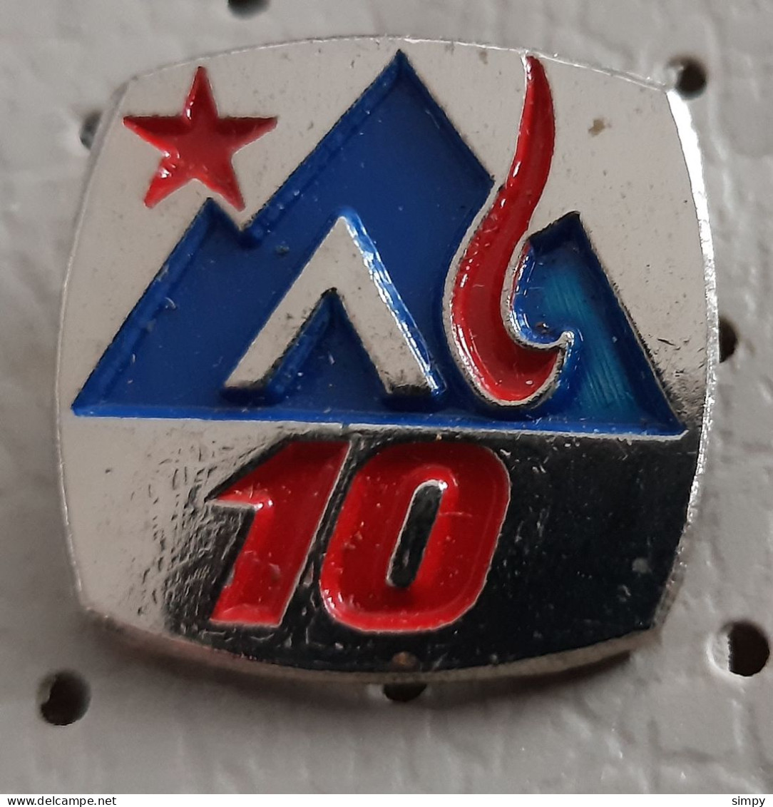 Scouts Scout  Federation Of Slovenia 10 Years Pin - Associations