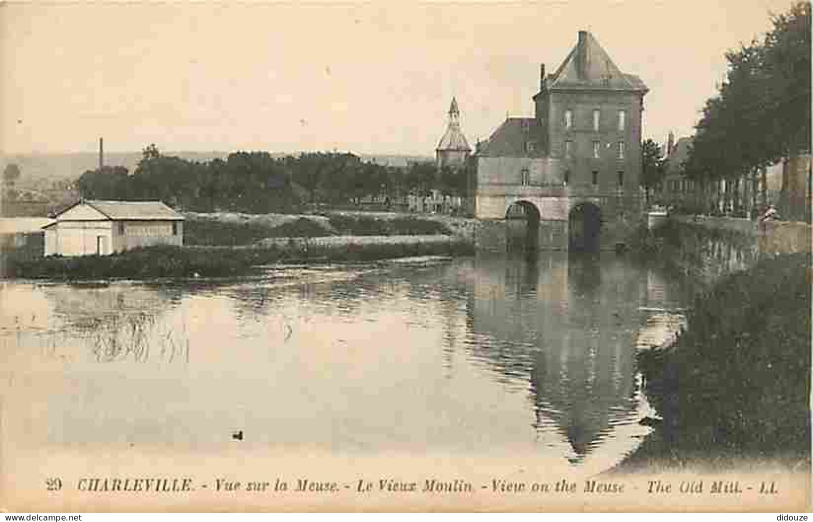 08 - Charleville - Vue Sur La Meuse - Le Vieux Moulin - CPA - Voir Scans Recto-Verso - Charleville