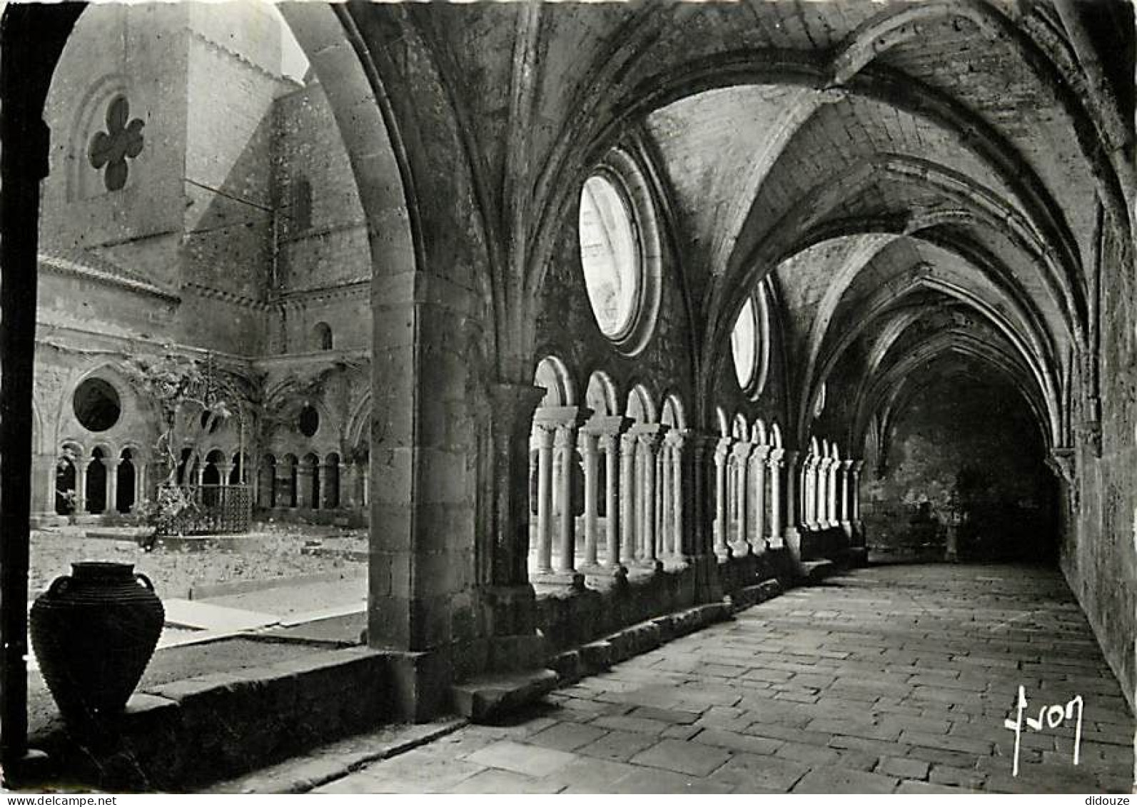 11 - Narbonne - Abbaye De Fontfroide - Cloître Et Chevet De L'Eglise - Carte Dentelée - CPSM Grand Format - Voir Scans R - Narbonne