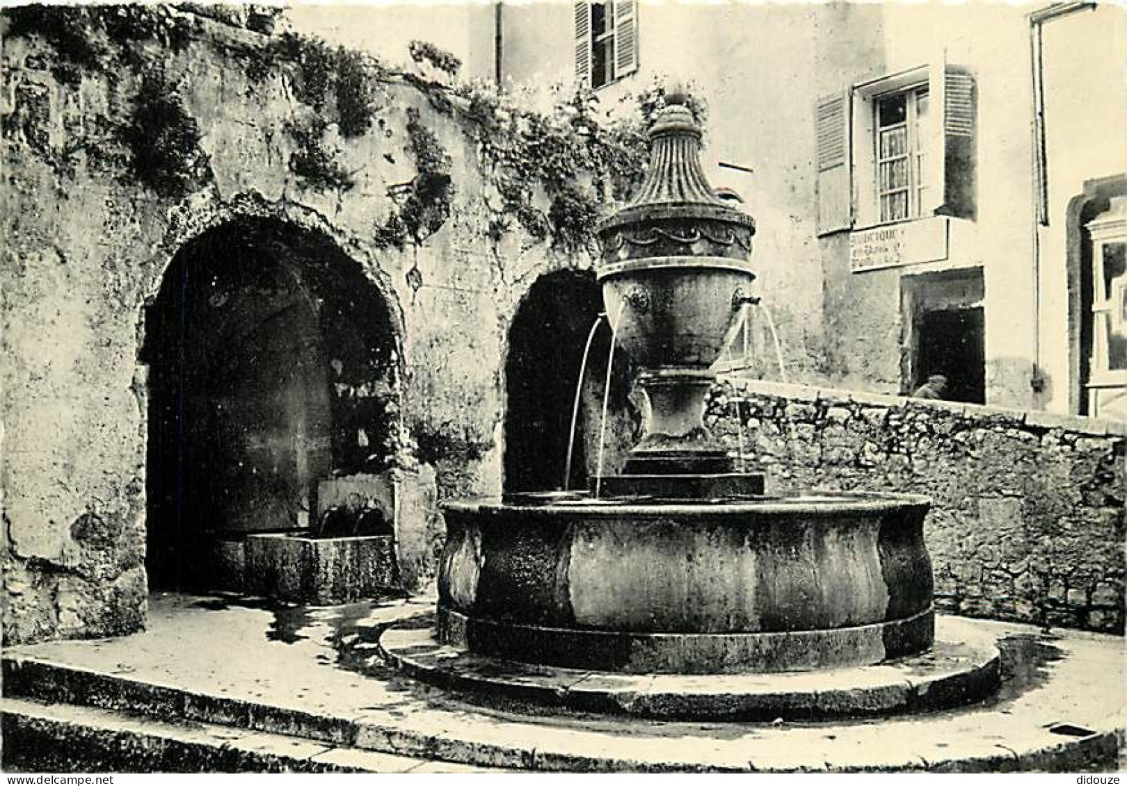 06 - Saint Paul De Vence - La Fontaine - Carte Dentelée - CPSM Grand Format - Carte Neuve - Voir Scans Recto-Verso - Saint-Paul