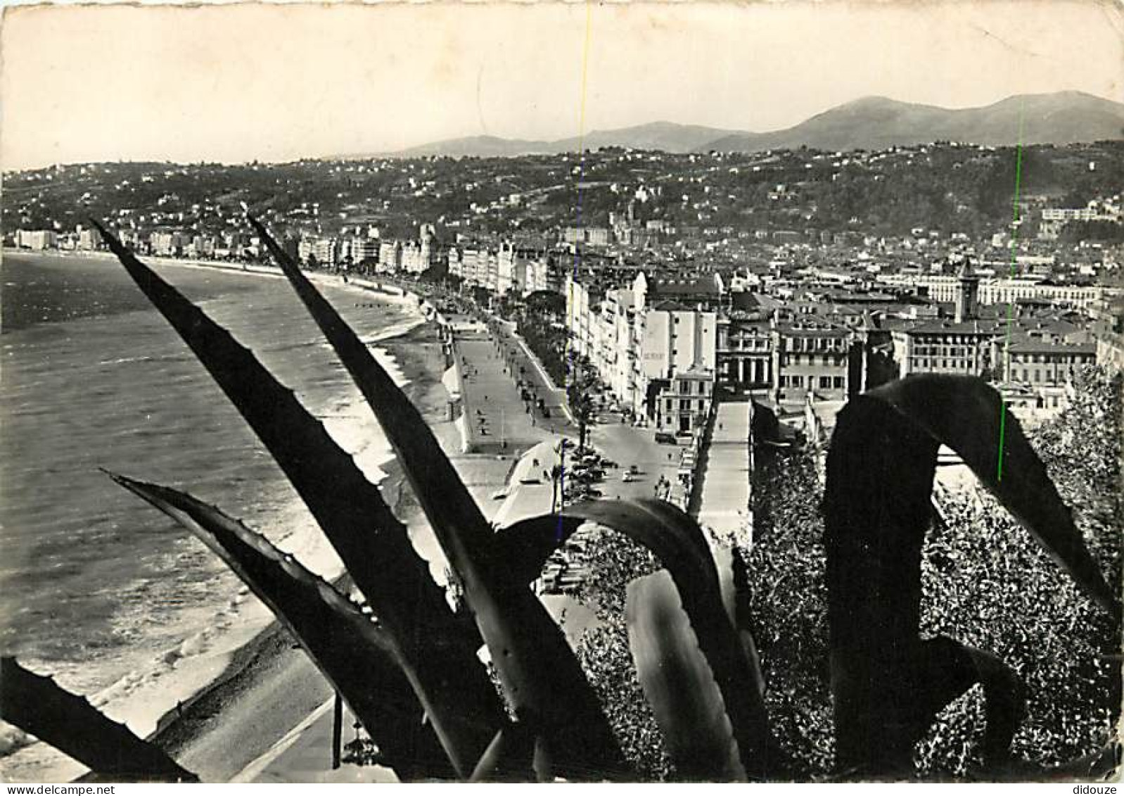 06 - Nice - Vue Générale Sur La Ville, Et La Baie Des Anges - Carte Dentelée - CPSM Grand Format - Voir Scans Recto-Vers - Cartas Panorámicas