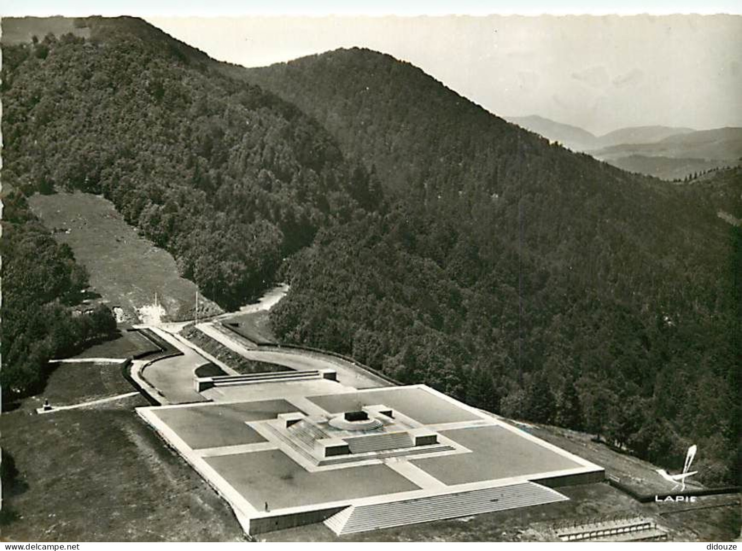 68 - Hartmannswillerkopf - En Avion Au Dessus De Hartmannswillerkopf - Monurment National Du Vieil Armand - Vue Aérienne - Altri & Non Classificati