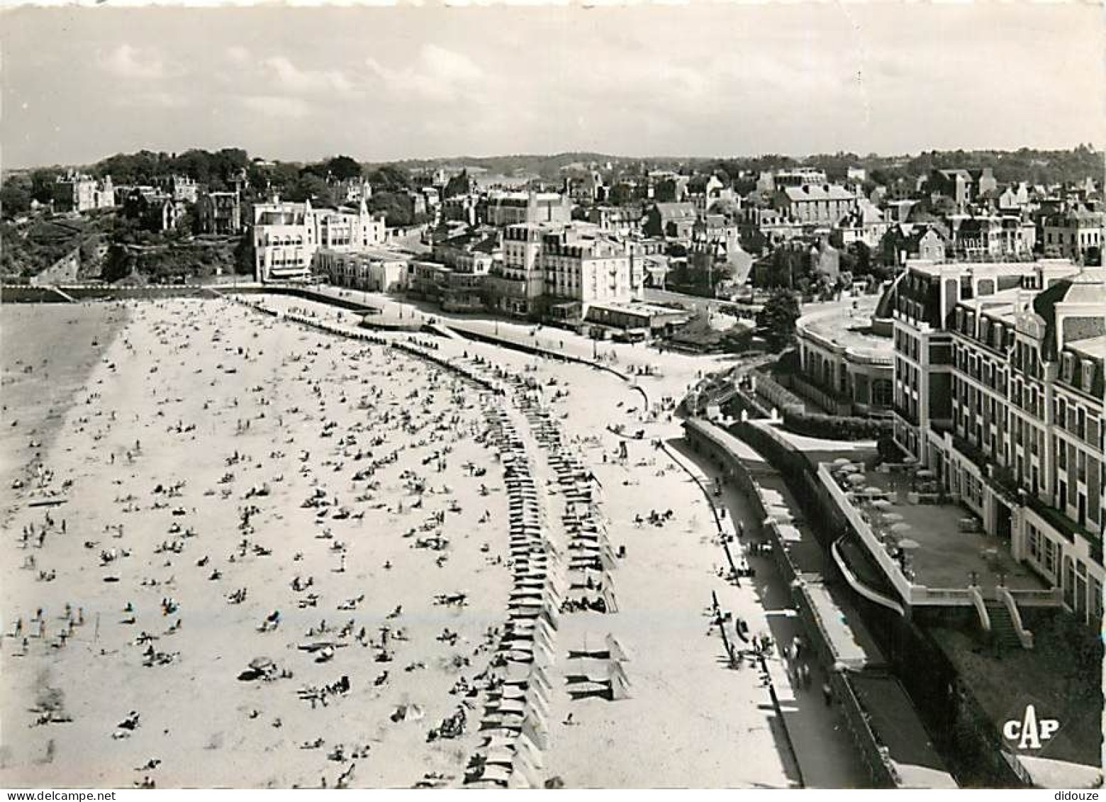 35 - Dinard - Vue Panoramique De La Plage - Vue Aérienne - Scènes De Plage - CPSM Grand Format - Carte Neuve - Voir Scan - Dinard