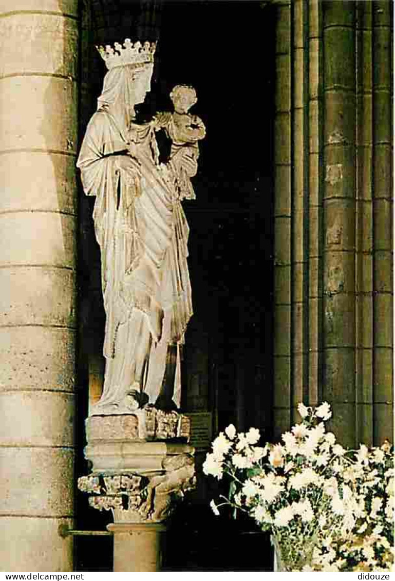 Art - Art Religieux - Cathédrale Notre Dame De Paris - Statue De Notre Dame - CPM - Voir Scans Recto-Verso - Gemälde, Glasmalereien & Statuen