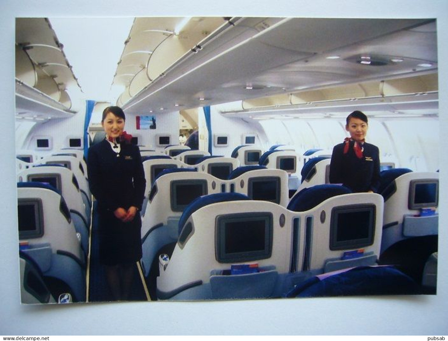 Avion / Airplane / AIR CHINA / Airbus A350 / Air Hostess - 1946-....: Ere Moderne