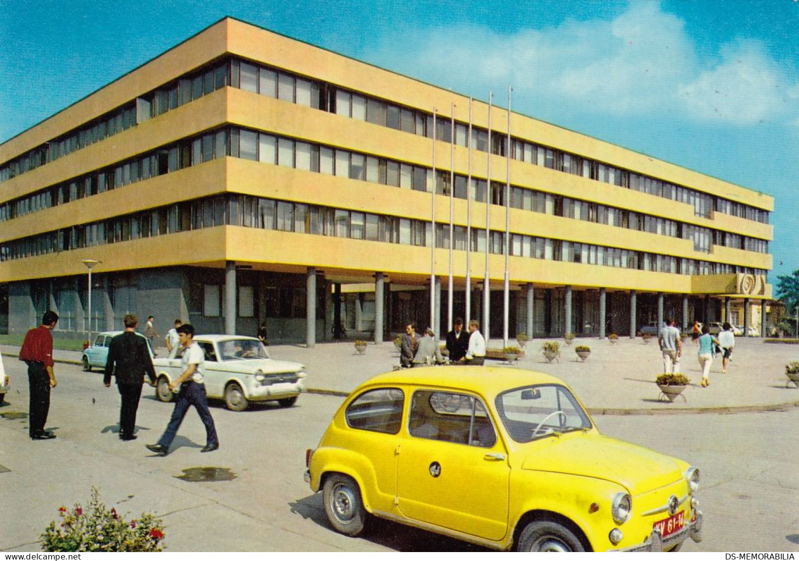 Kraljevo - Zgrada Opštinske Skupštine , Zastava 750 PTT Post Car 1972 - Serbia