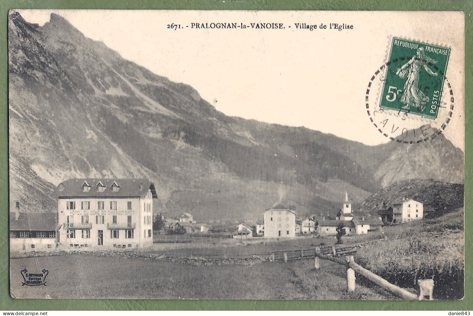 CPA  - SAVOIE - PRALOGNAN LA VANOISE - VILLAGE ET L'ÉGLISE - Vue Sur L'Hôtel Du Dôme De Chasseforêt - Pralognan-la-Vanoise