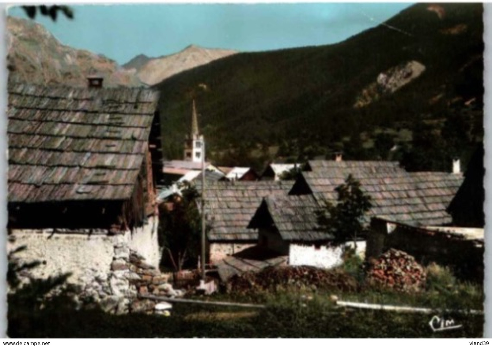 NEVACHE. -  La Ville Haute. , Vallée De La Clarée     Non Circulée.  Photo Véritable. - Autres & Non Classés