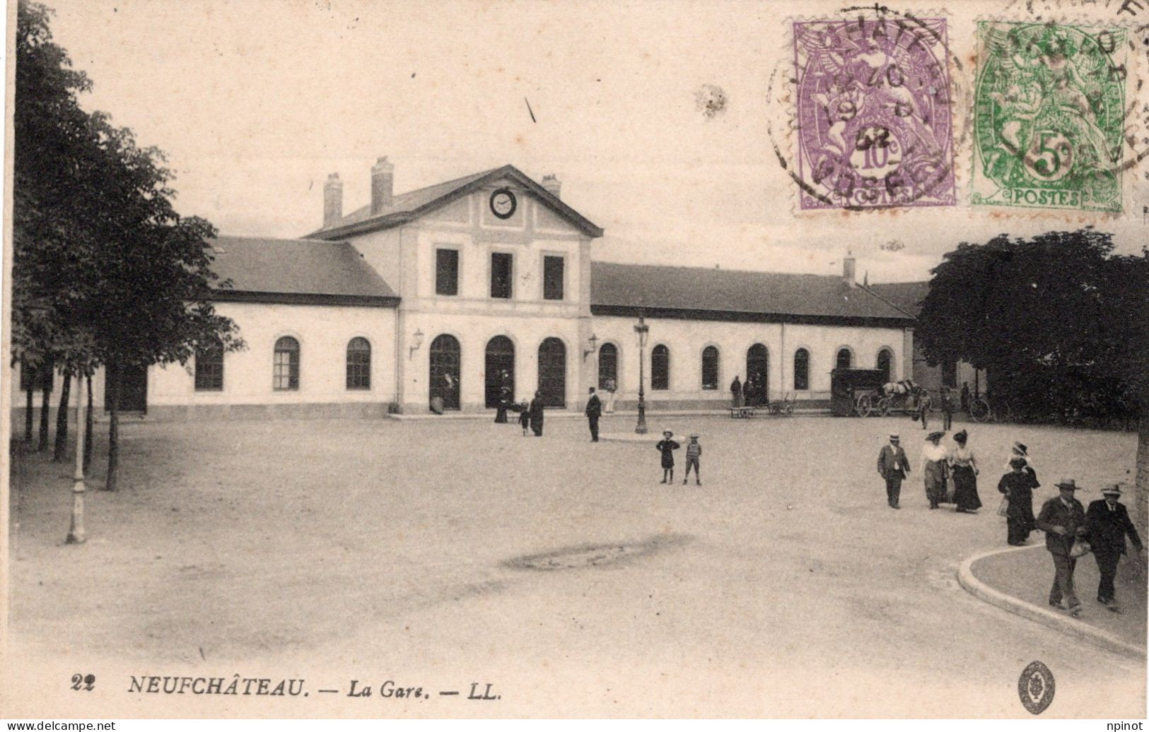 C P A -  NEUFCHATEAU  -  La Gare - Neufchateau