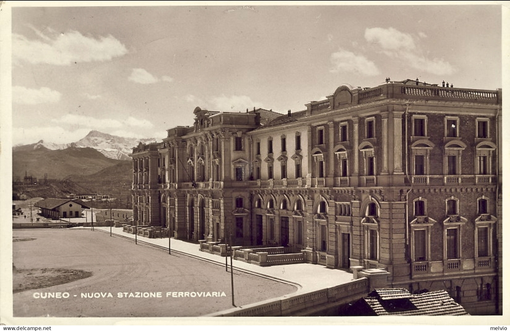 1933-cartolina Foto Cuneo Nuova Stazione Ferroviaria Affrancata 25c. Imperiale A - Cuneo