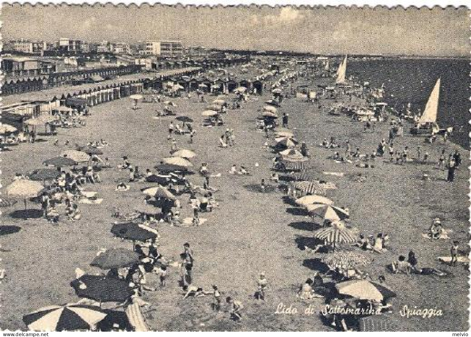 1960-cartolina Al Lido Di Sottomarina Spiaggia Affrancata L.15 Spedizione Dei Mi - Venezia (Venedig)