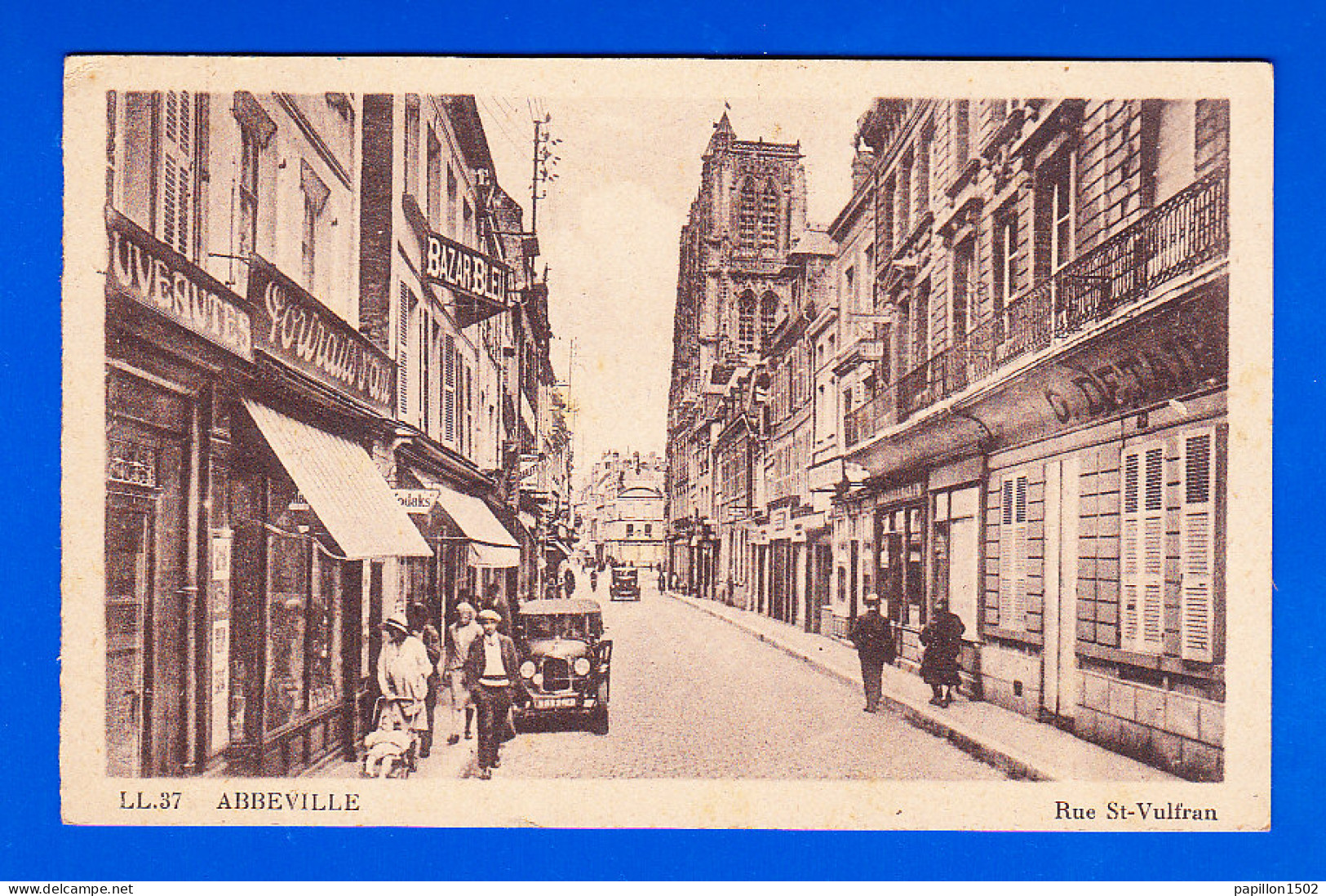 F-80-Abbeville-13P140 Rue St Vulfran, Vieille Voiture, Commerces, Animation, Cpa BE - Abbeville