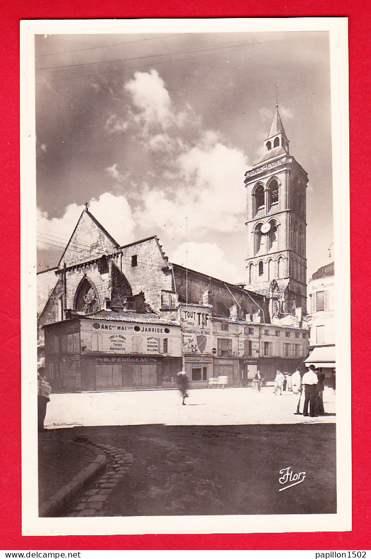 F-16-Cognac-138P111   L'église Saint Léger Et La Place D'arme, Animation, Type Photo, BE - Cognac