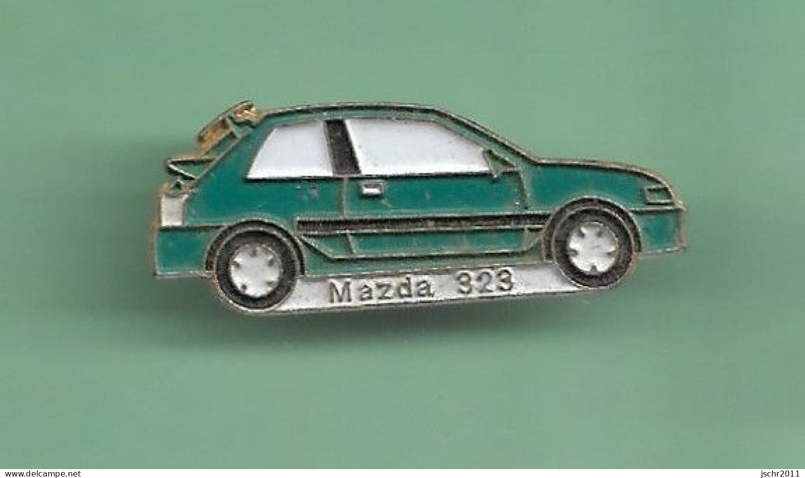 Pin's *** VOITURE  - MAZDA 323 *** WW04 - Otros & Sin Clasificación