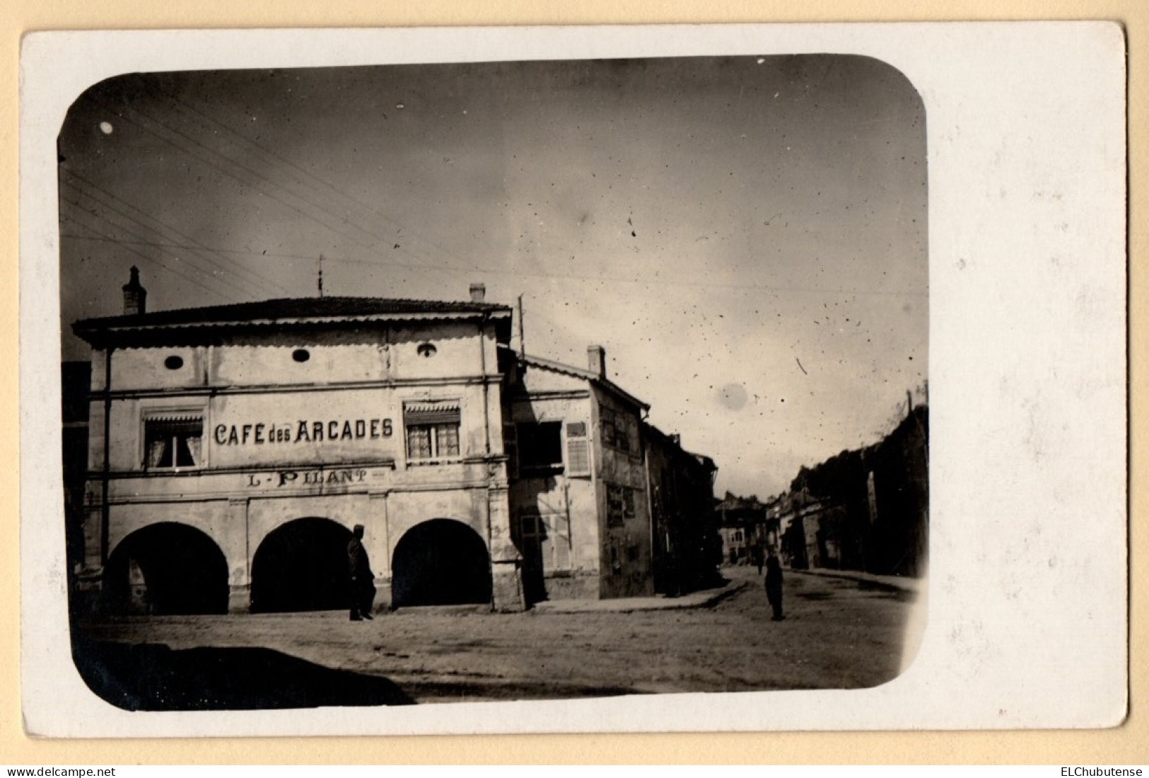 Cpa Photo Animée Soldats Devant Café Des Arcades - Rue Saint Mihiel Meuse Guerre 14-18 WW1 - Saint Mihiel