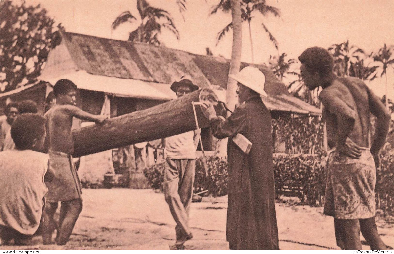 NOUVELLE CALEDONIE - Un Missionnaire Constructeur - Missions D'Océanie - Animé - Carte Postale Ancienne - Nuova Caledonia
