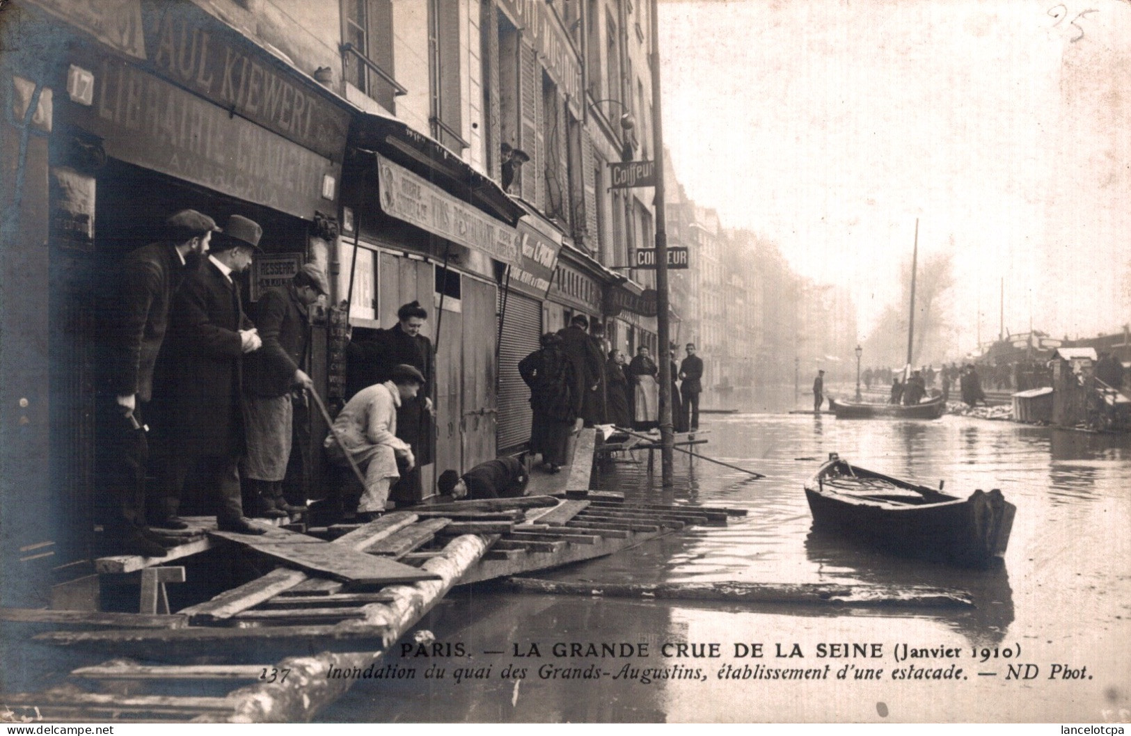 75 - PARIS - LA GRANDE CRUE DE LA SEINE 1910 / INONDATION DU QUAI DES GRANDS AUGUSTINS - La Crecida Del Sena De 1910