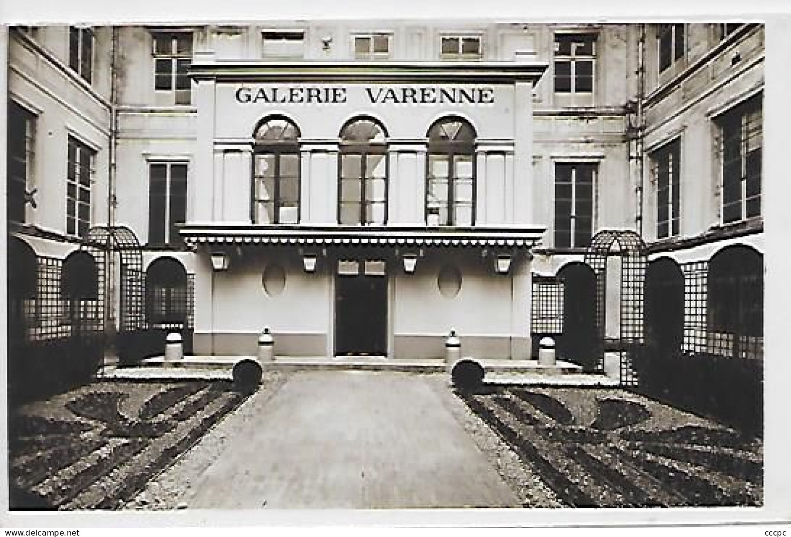 CPA Paris Galerie Varenne - Paris (07)
