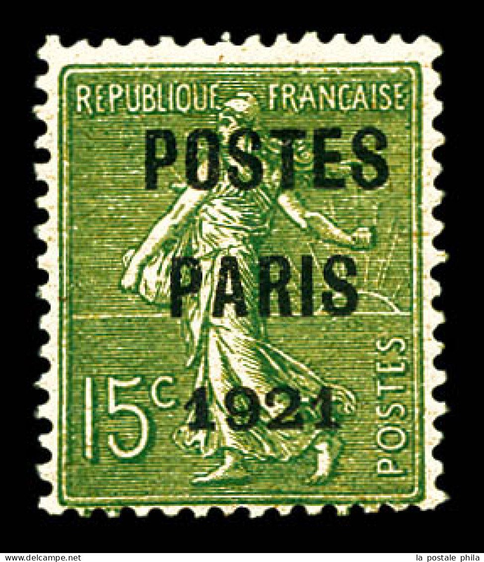 ** N°28, 15c Vert-olive Surchargé 'POSTES PARIS 1921', Frais, SUP. R.R. (signé Calves/certificat)  Qualité: **  Cote: 17 - 1893-1947