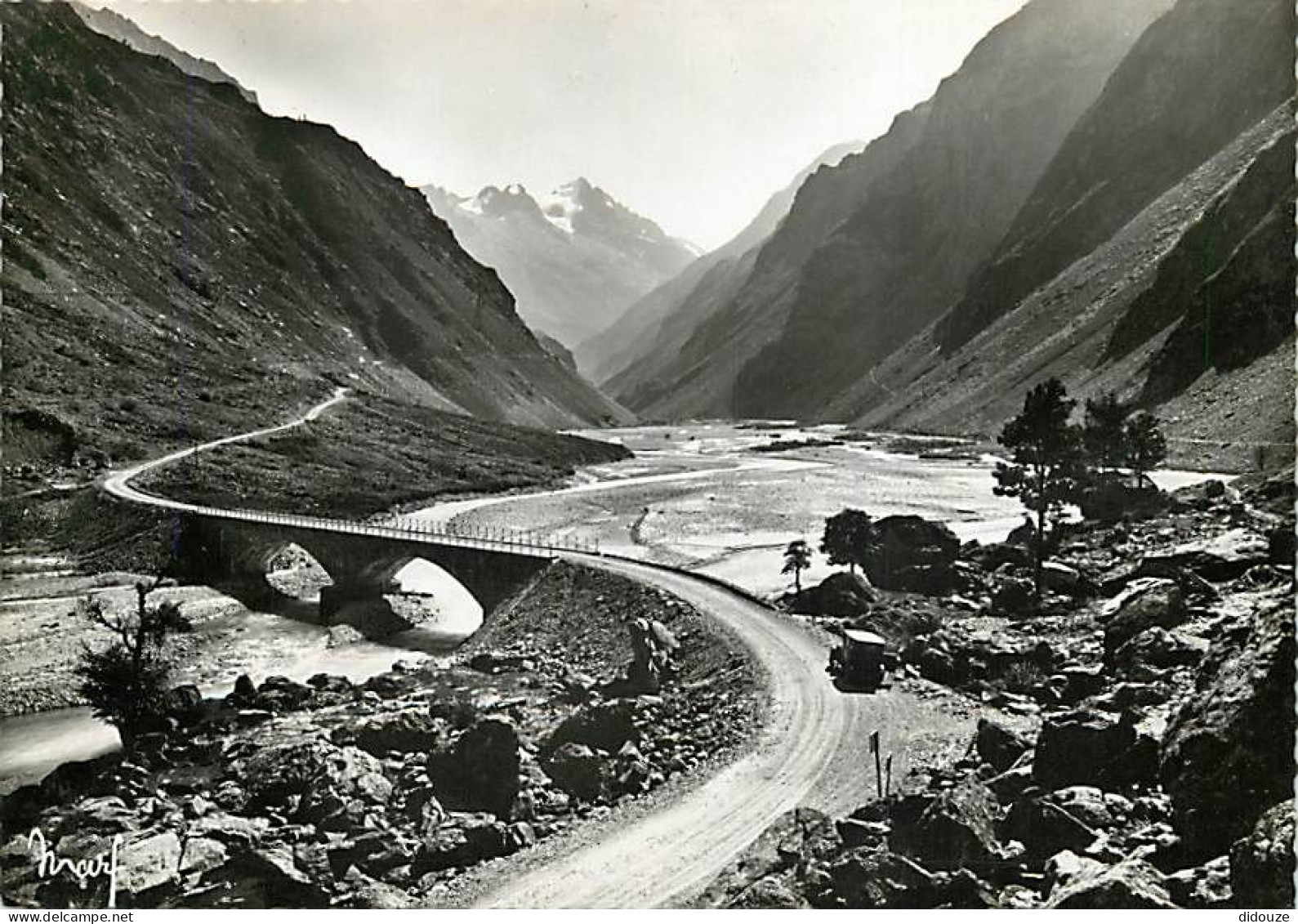 38 - La Bérarde - Route De La Bérarde - Le Passage Du Plan Du Lac. Le Vénéon, Les Fétoules - Automobiles - Carte Dentelé - Andere & Zonder Classificatie