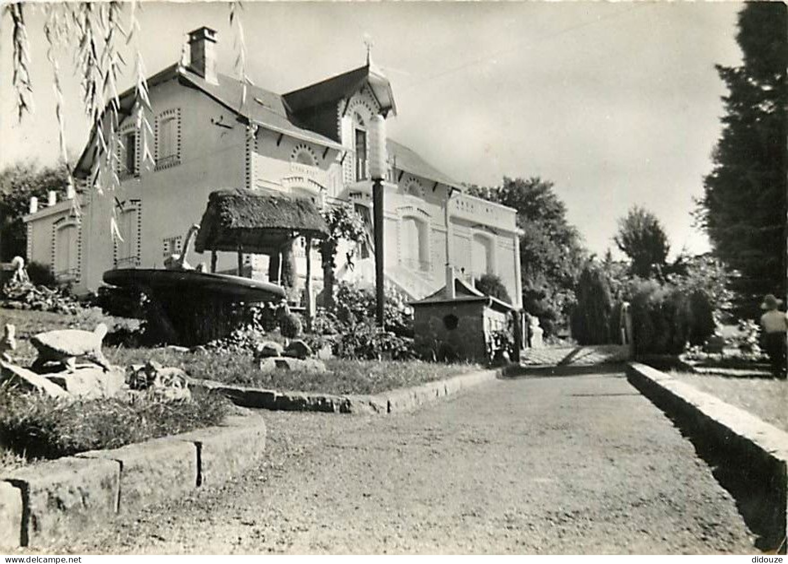 19 - Chaumeil - La Maison Et Le Parc De Jean Ségurel, Le Troubadour Corrézien - Mention Photographie Véritable - Carte D - Other & Unclassified