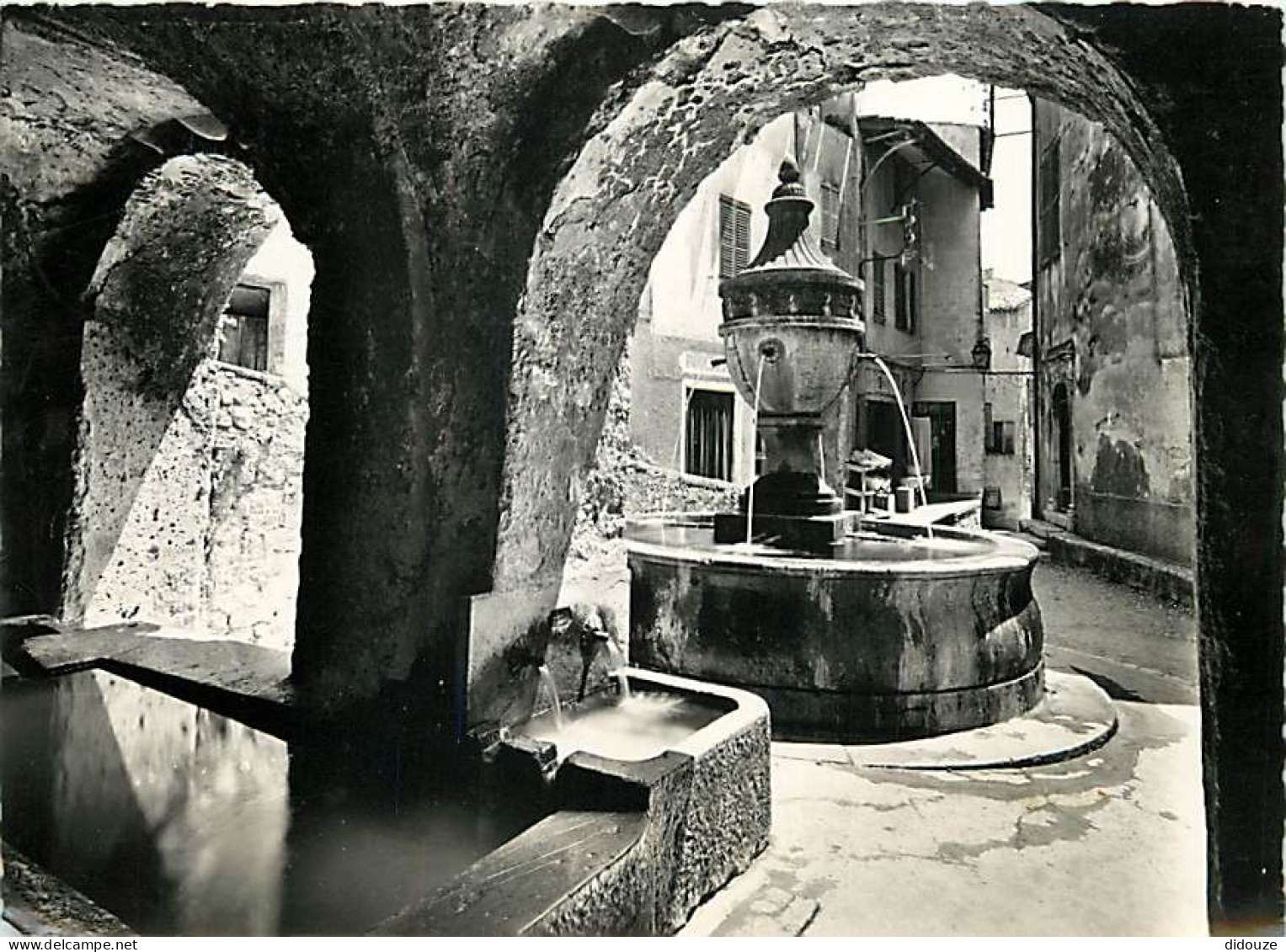 06 - Saint Paul De Vence - La Fontaine - Carte Dentelée - CPSM Grand Format - Voir Scans Recto-Verso - Saint-Paul