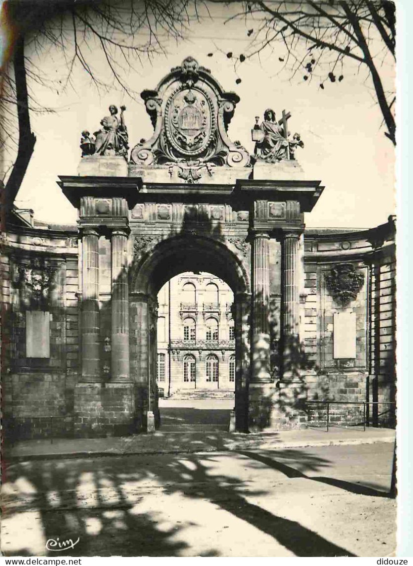 62 - Arras - Le Palais St-Vaast - Entrée Monumentale - Mention Photographie Véritable - Carte Dentelée - CPSM Grand Form - Arras