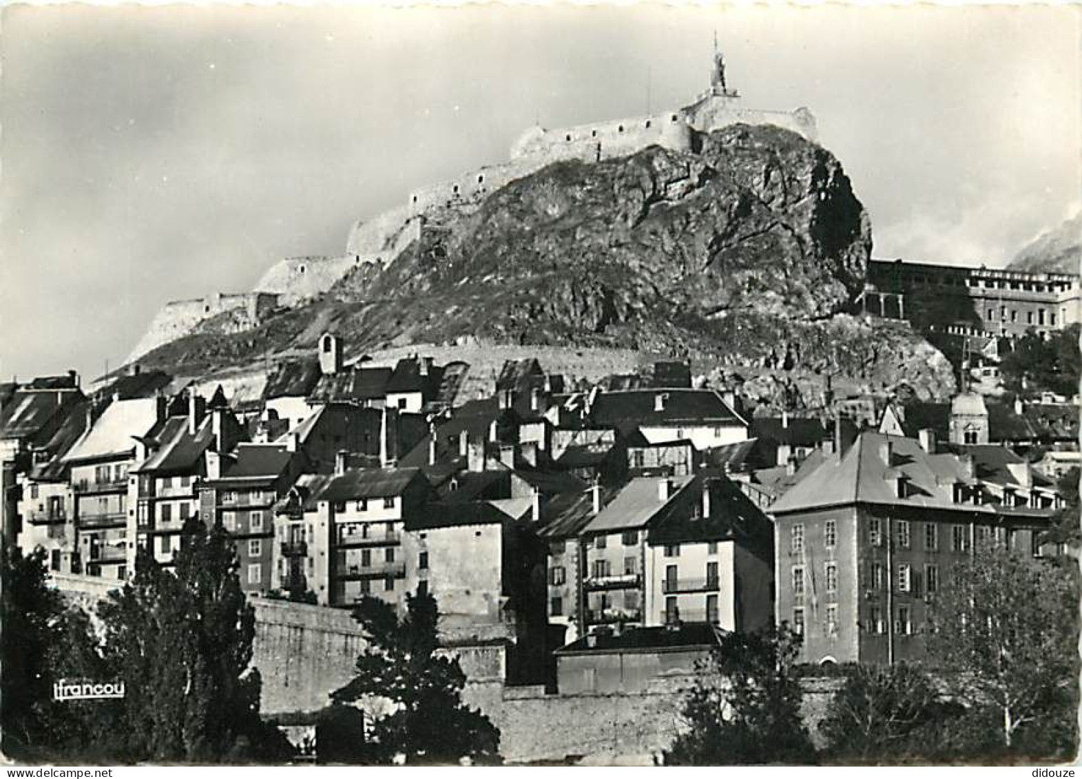 05 - Briançon - La Citadelle Et Statue De La France - Mention Photographie Véritable - CPSM Grand Format - Voir Scans Re - Briancon