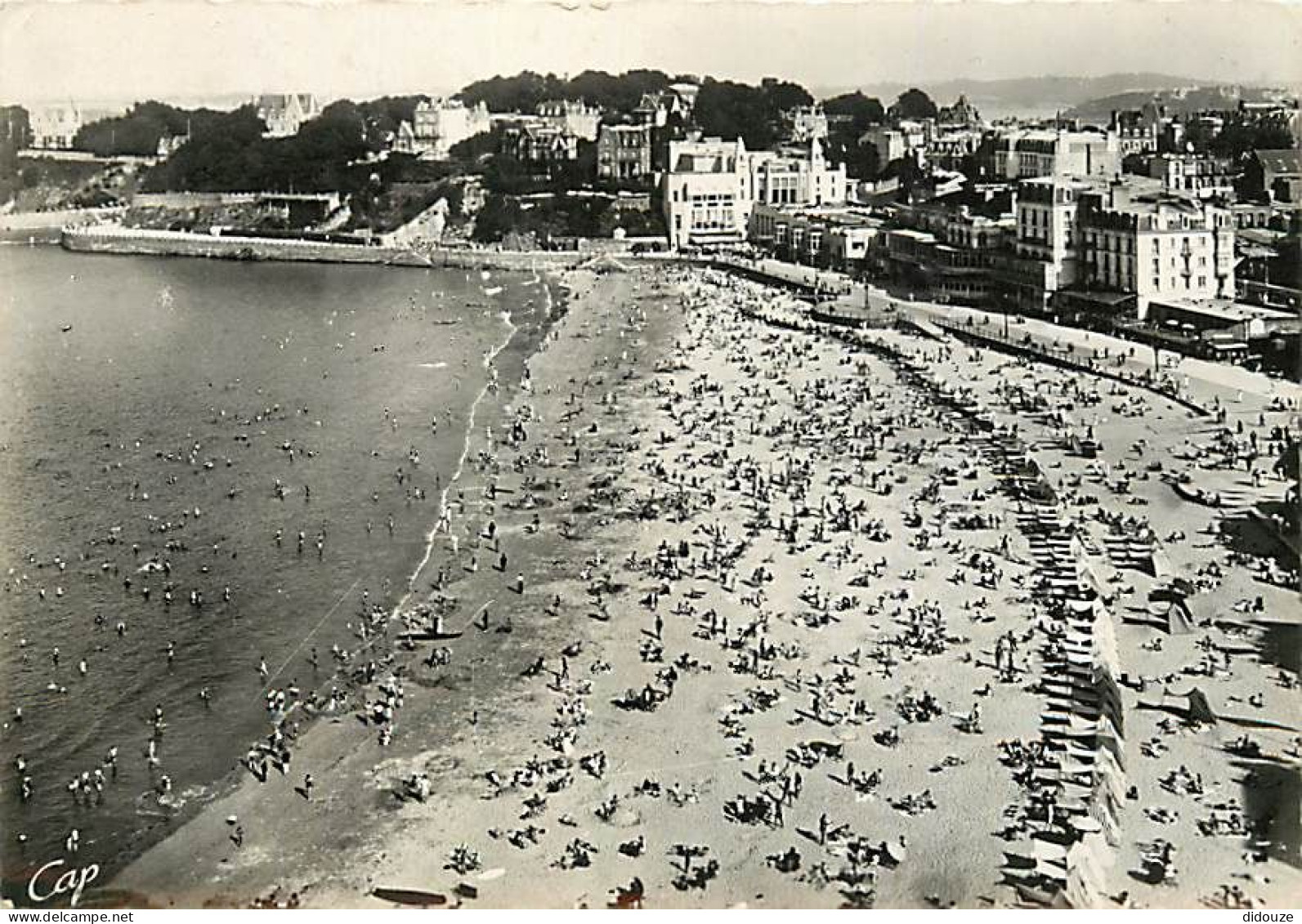 35 - Dinard - La Plage à L'heure Du Bain - Vue Prise Du Crystal Hôtel - Scènes De Plage - CPSM Grand Format - Voir Scans - Dinard