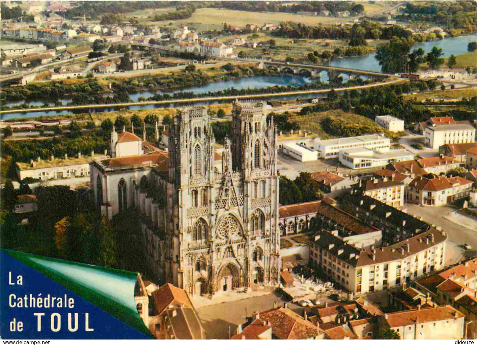 54 - Toul - La Cathédrale Saint Etienne - Vue Aérienne - CPM - Voir Scans Recto-Verso - Toul