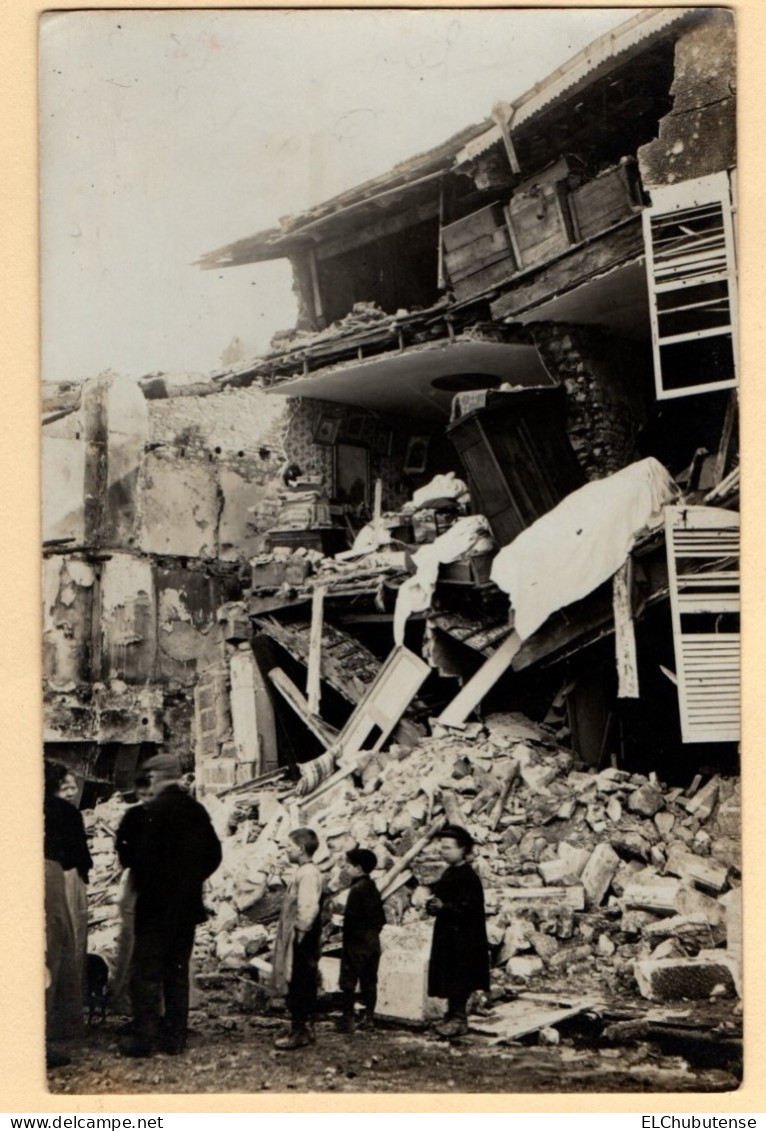 Cpa Photo Civils Devant Maison Bombardée Destructions  - Saint-Mihiel Meuse Guerre 14-18 WW1 - Saint Mihiel