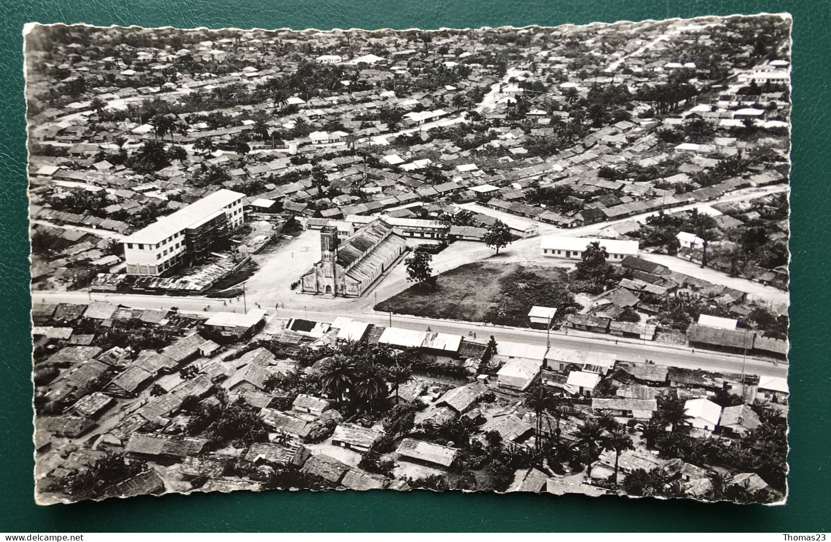 Douala, Quartier De New-Bell, Lib "Au Messager", N° 1562 - Camerún