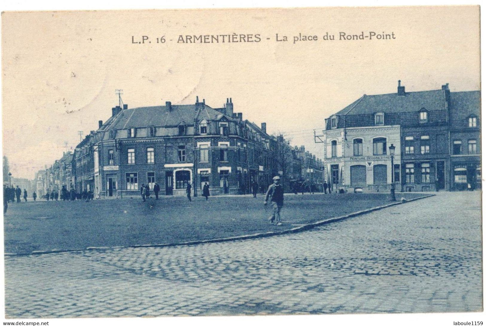 NORD ARMENTIERES : LA PLACE DU ROND POINT - PLAN ESTAMINET CAFE AU CHATEAU D'EAU DROGUERIE CIRCULE VERS MOUSCRON EN 1925 - Armentieres